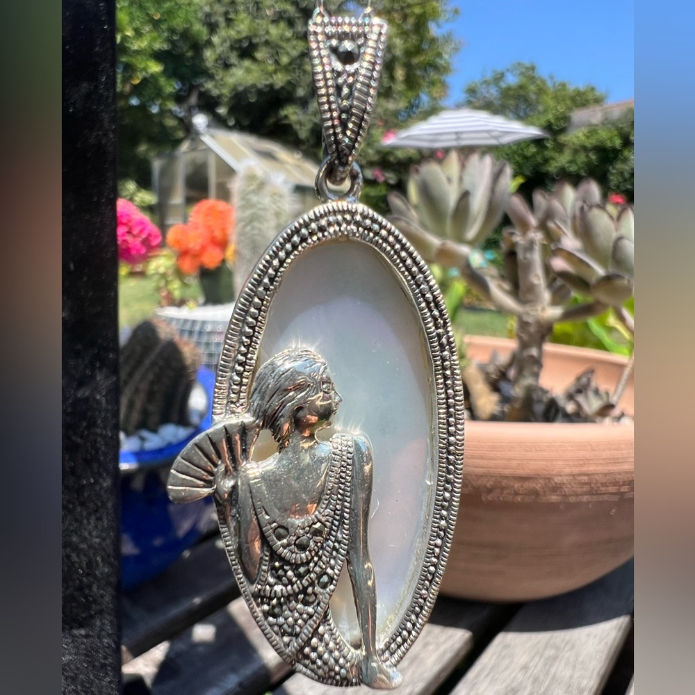 Art Deco Pendant Lady in Blister Pearl Mirror silver mother of pearl marcasite